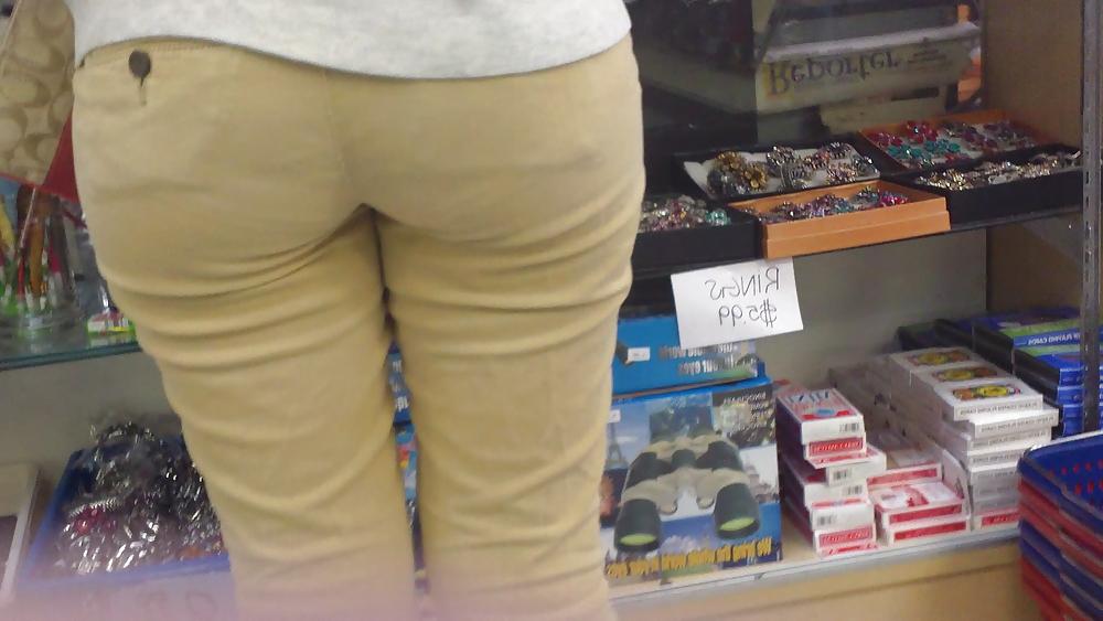 12P Hot sexy teen ass & butt in tight yellow jeans 