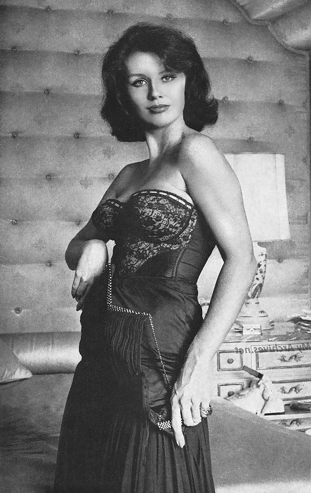 25P Retro CORSETS 2