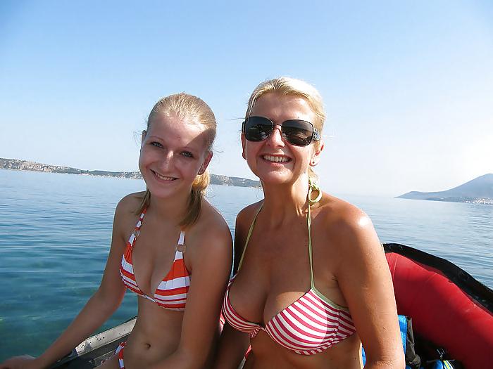 10P Sexy mom Chantal and daughter