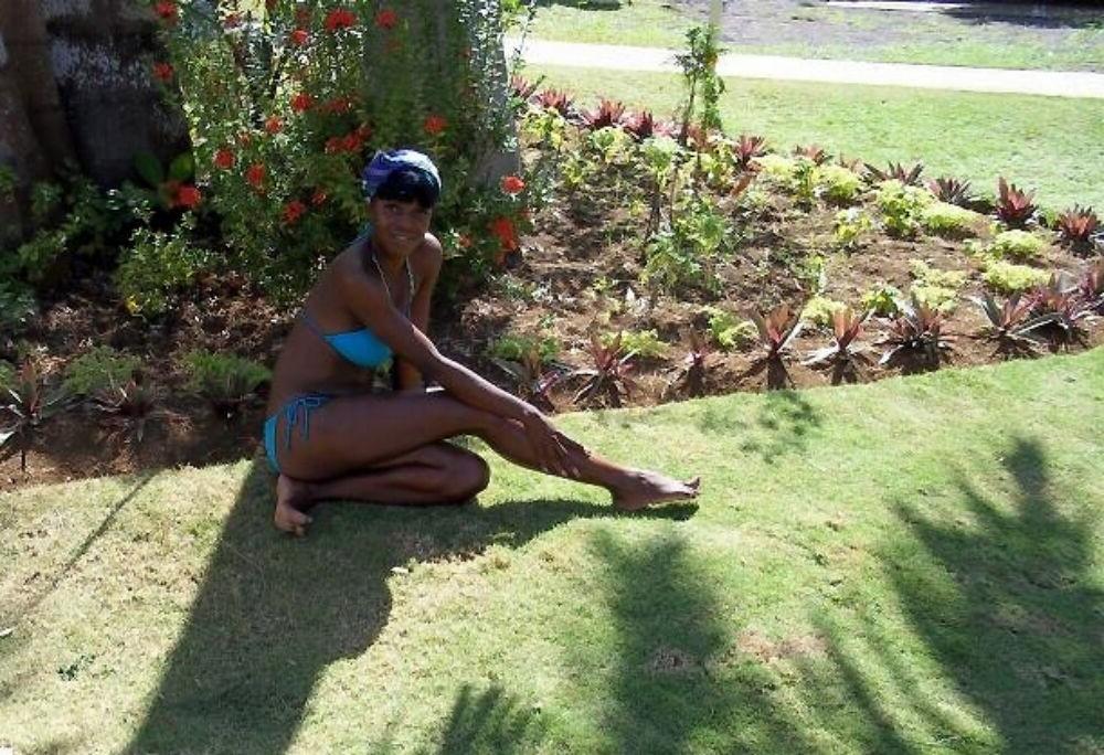 12P Black teen gfs are posing and fucking