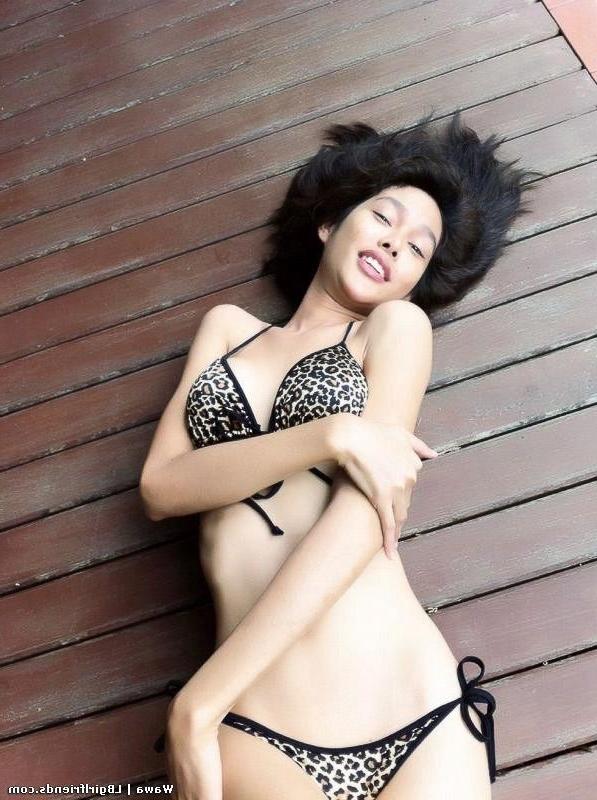16P Hacked personal camera phone pics from Ladyboy Wawa