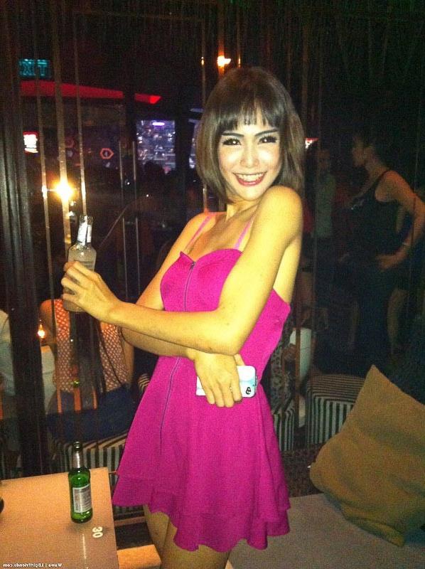 16P Hacked personal camera phone pics from Ladyboy Wawa