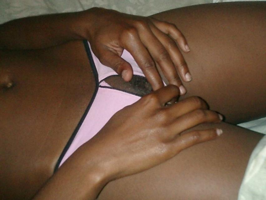 15P Black teen gfs posing for cell phone pics