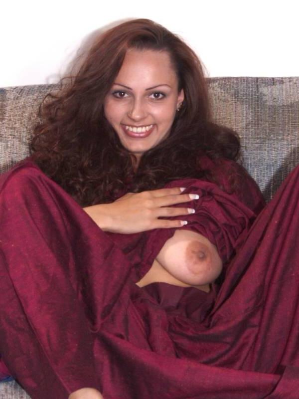 15P Indian teen gfs posing for the camera and fucking