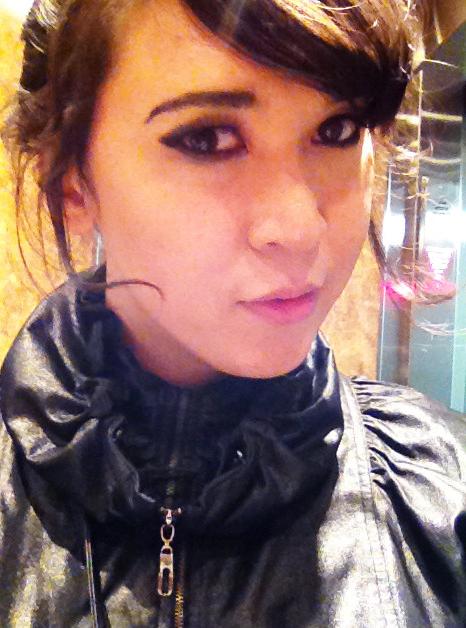13P Amateur ladyboy selfies