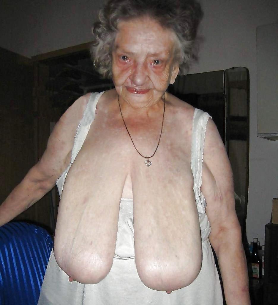 15P very old grannies posing and in action
