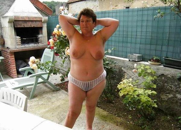 16P old amateur grannies posing and in action