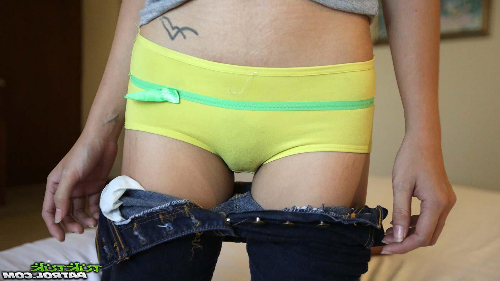 12P Thai teen with bubble butt fucks stranger in hotel