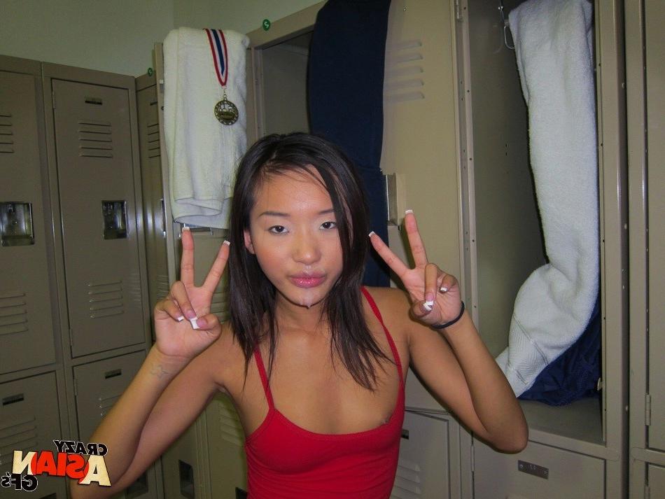 15P Hot asian grilfriends sharing one cock in threesome