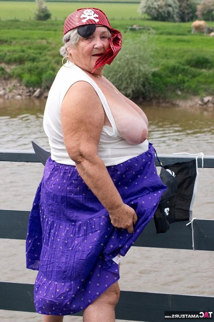 20P Pirate Granny