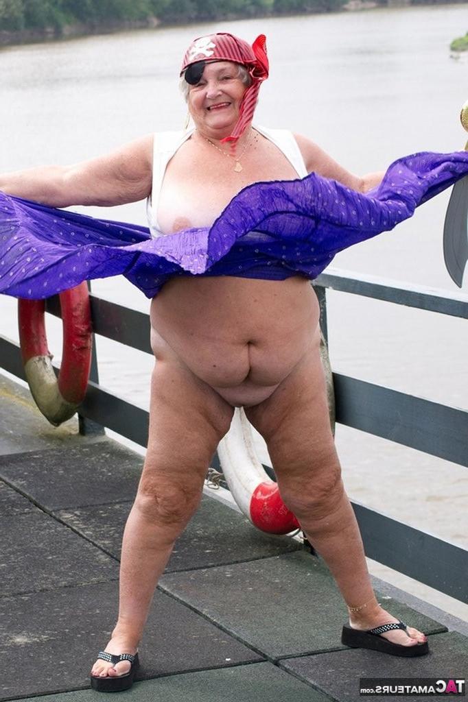 20P Pirate Granny