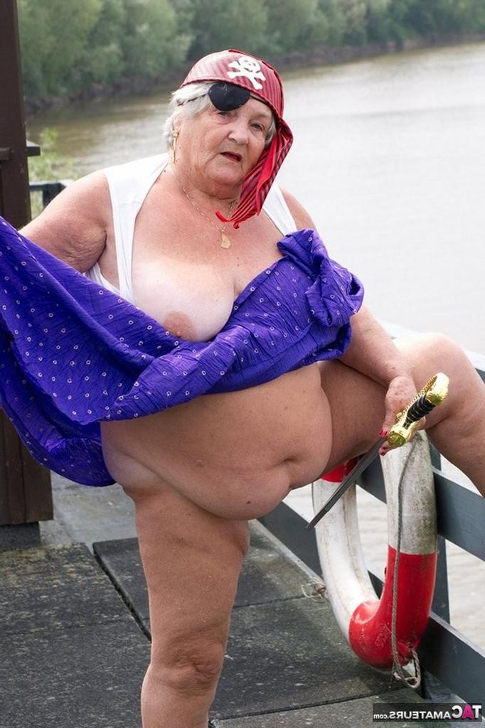 20P Pirate Granny