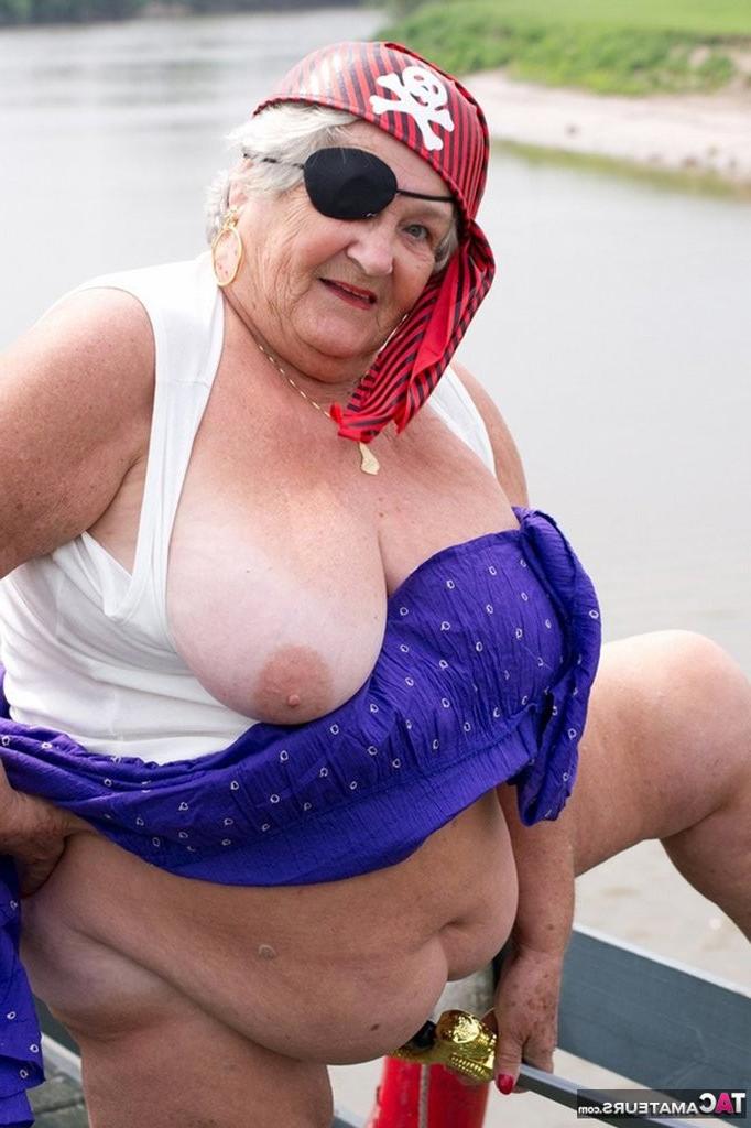 20P Pirate Granny