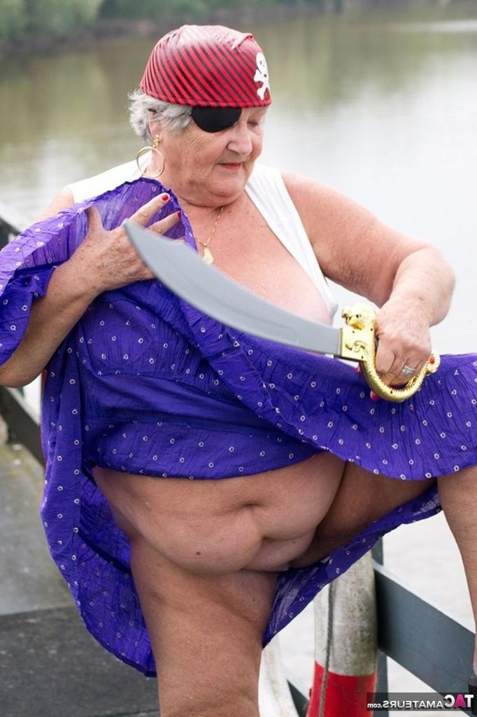 20P Pirate Granny