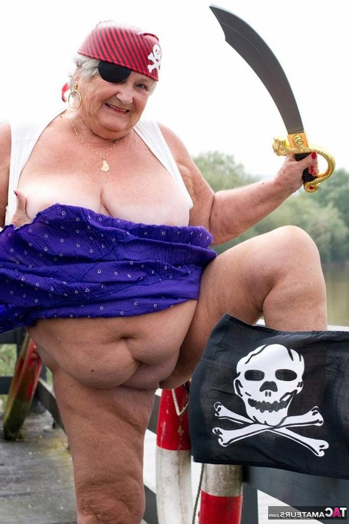 20P Pirate Granny