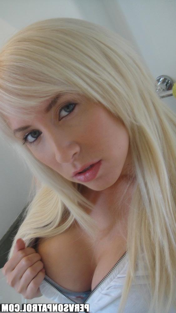 16P Amateur blonde girlfriend filmed fucking