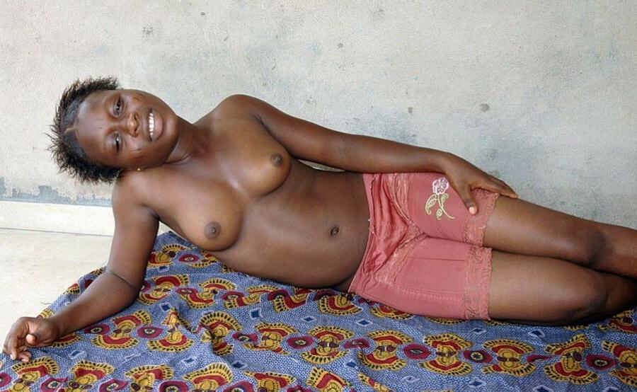 15P These black teen girlfriends posing and naked