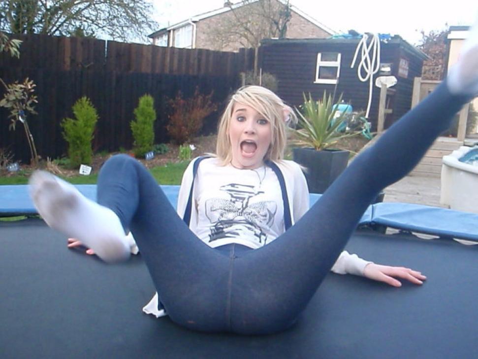 18P Amateur upskirt panty flashing upskirt photos