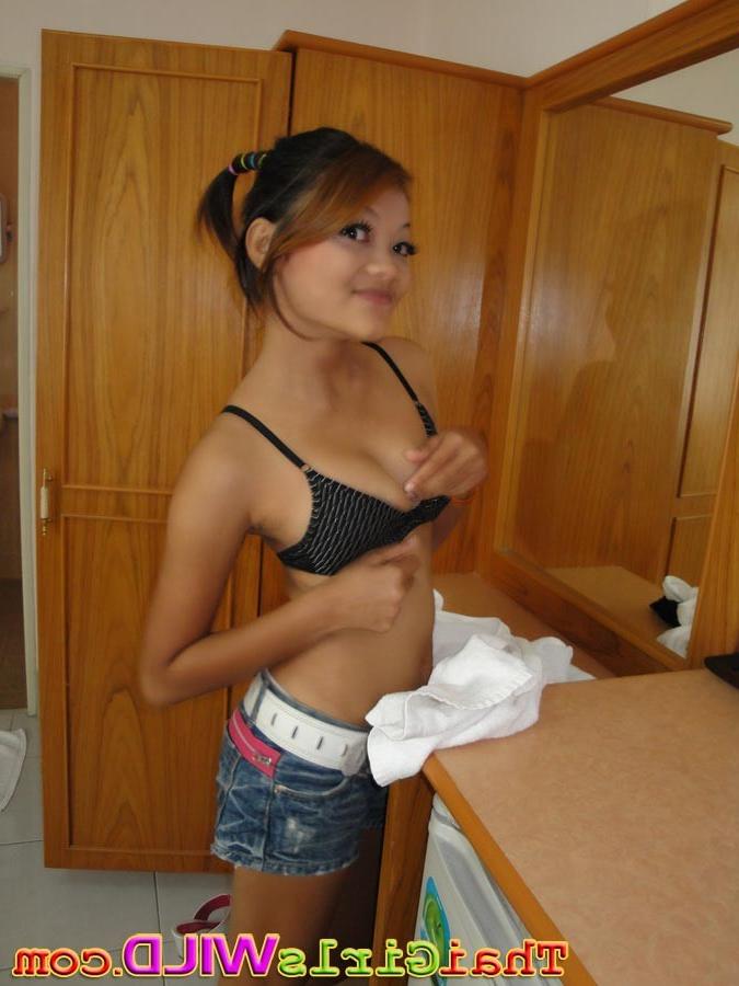 16P Amateur Thai teen girlfriend fucking