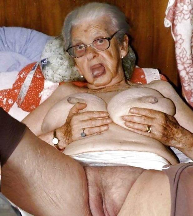 15P very old grannies posing and in action