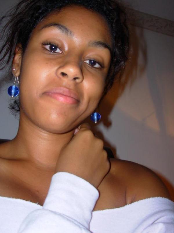 18P Black teen girlfriends pose and suck