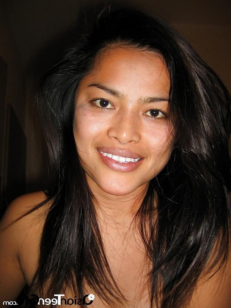 10P Shaved or unshaved she has such a delicious pussy