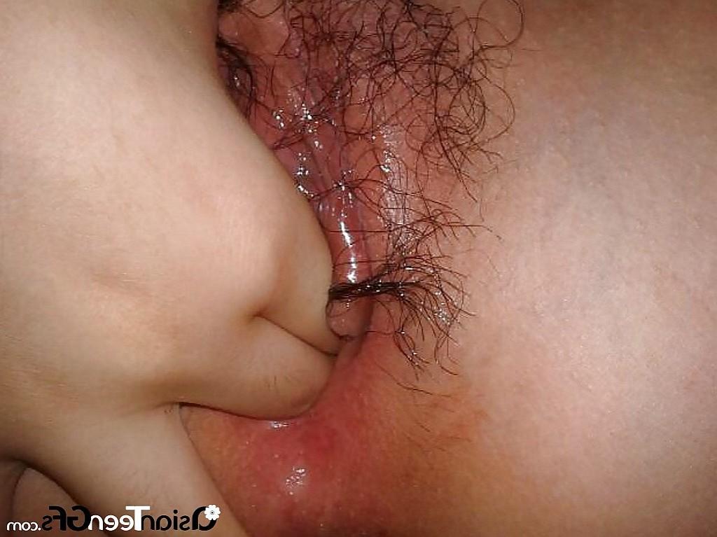 10P Close up hairy pussy fingering