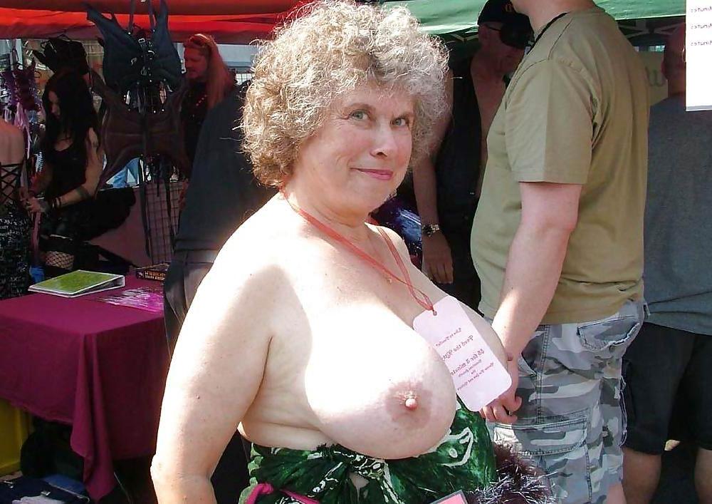 16P very old grannies showing off their goodies