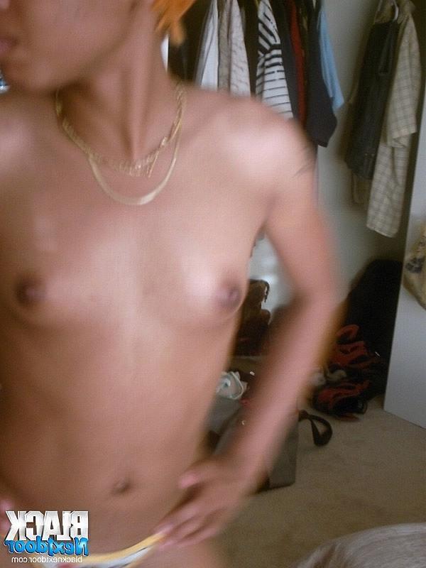 10P Horny black girl with nice booty