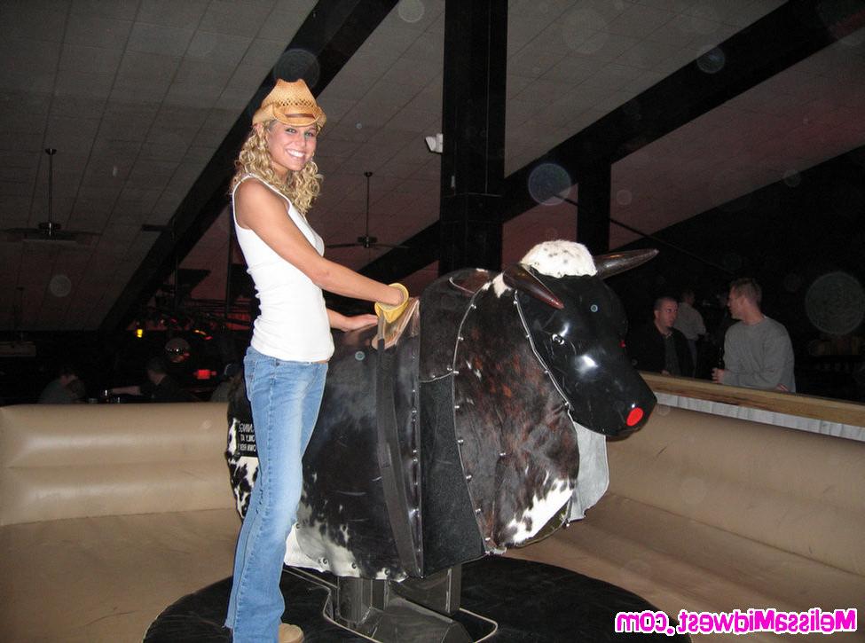 15P Melissa Midwest riding a mechanical bull
