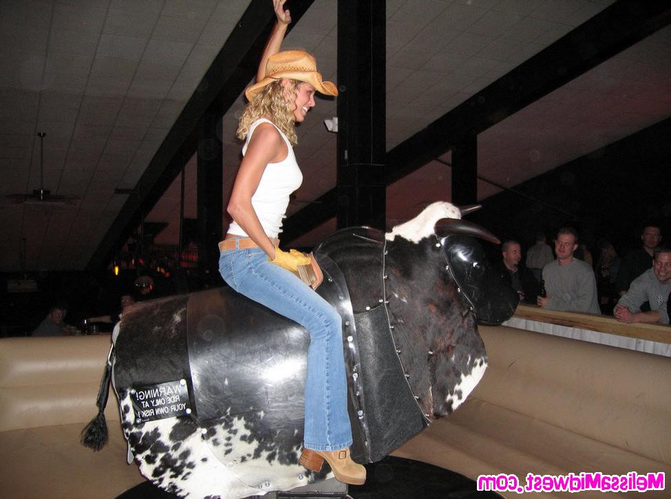 15P Melissa Midwest riding a mechanical bull