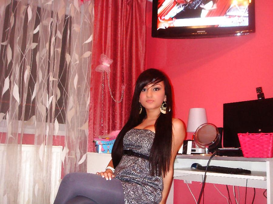 25P ROMANIAN TEEN SLUTS 1