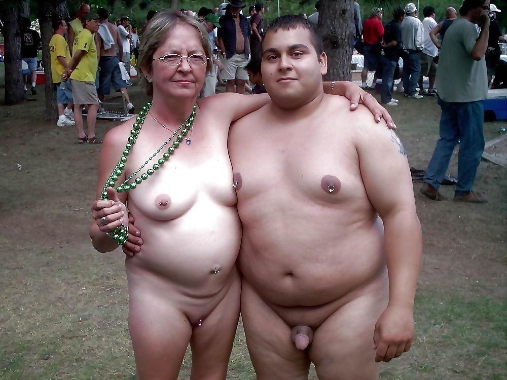 16P very old amateur grannies posing and in action