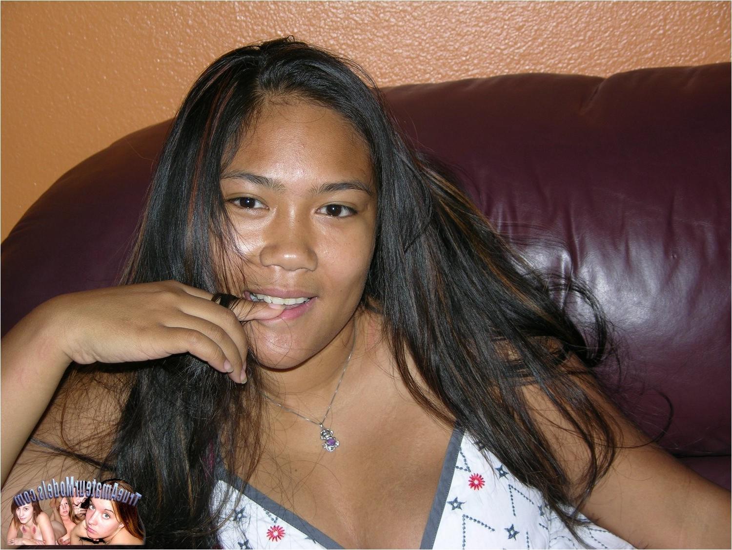 10P Amateur Thai Girl Spreading Nude - Mia