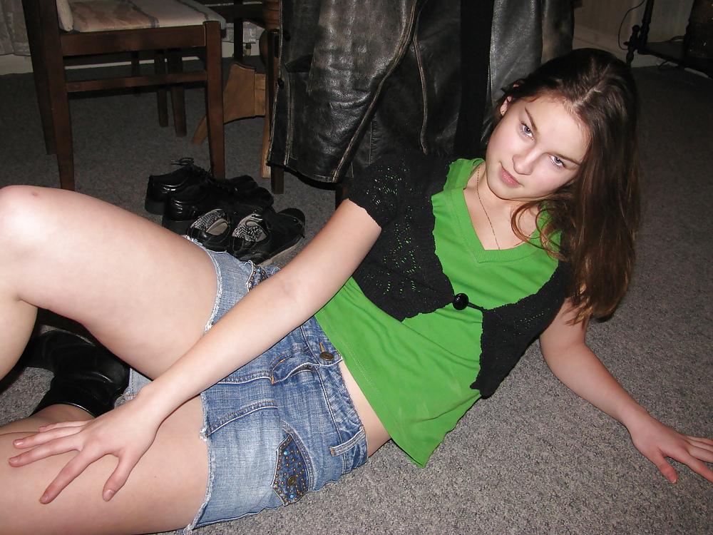 18P Isn't she one of the most beautiful girls u've ever seen?!