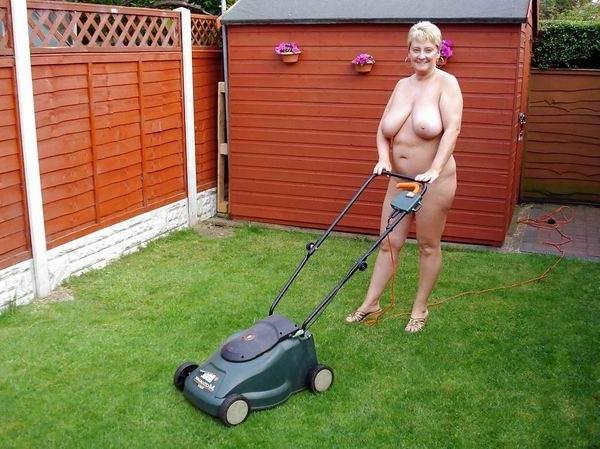 10P Watch all our nice granny amateur content