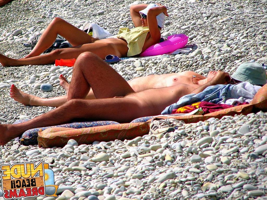 15P Voyeur beach photos