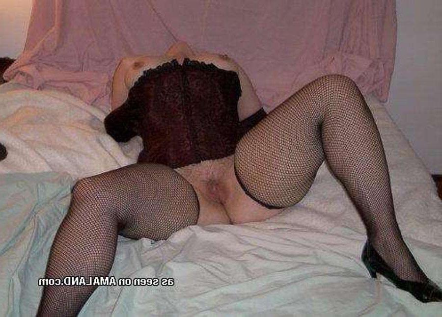 10P Sensual BBW in hot fishnets while dildoing