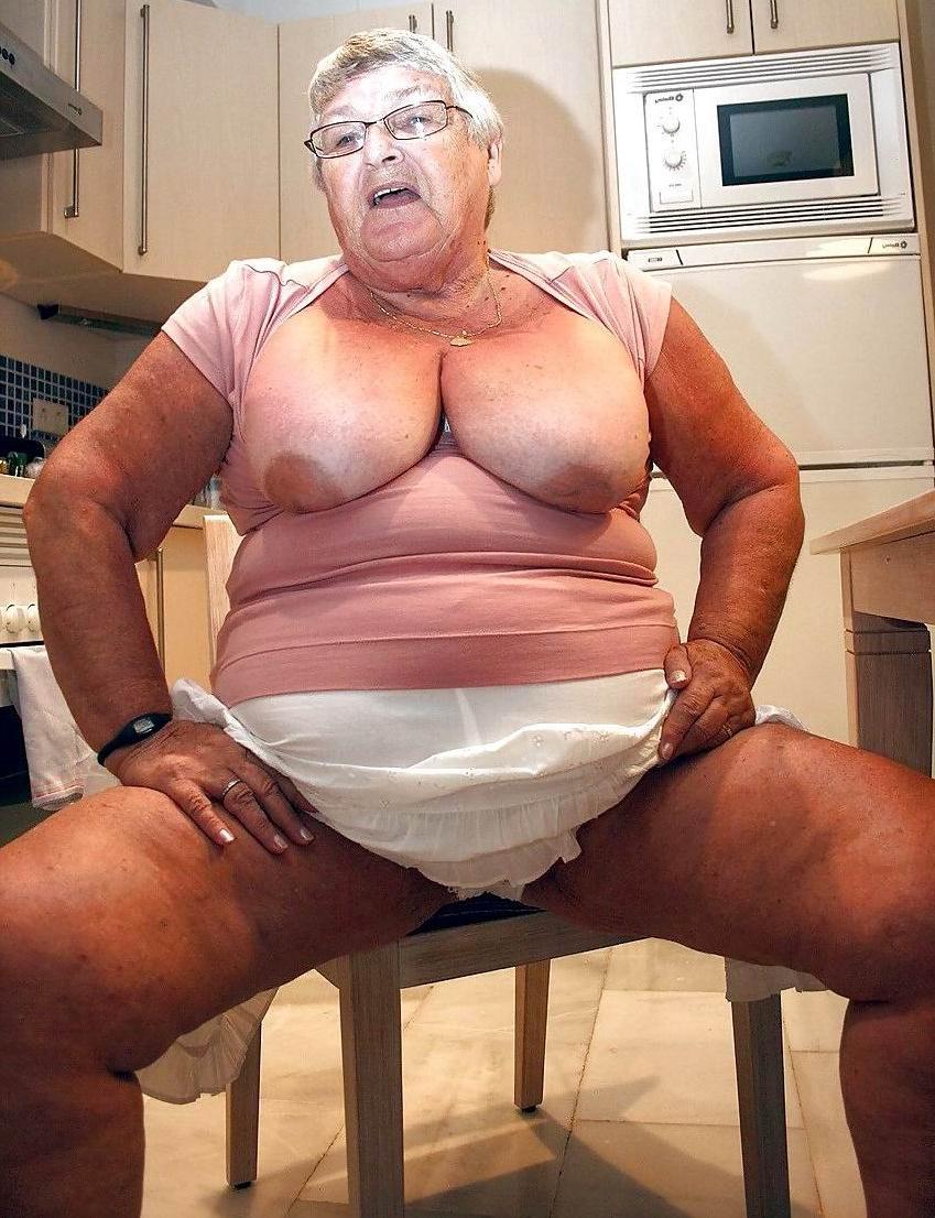 15P very old grannies showing off their goodies