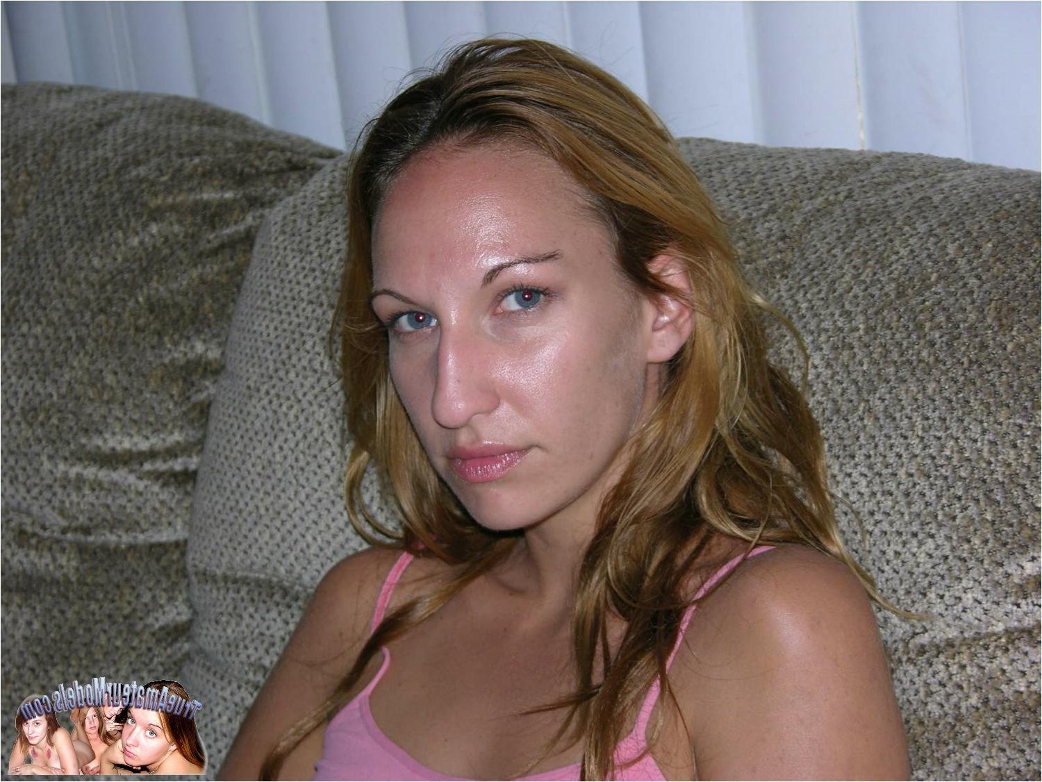 10P Amateur Girl Gives Wet And Lubricated Handjob