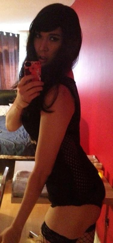 12P Amateur ladyboy trap