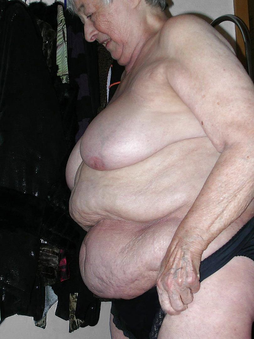 13P very old amateur grannies posing and in action