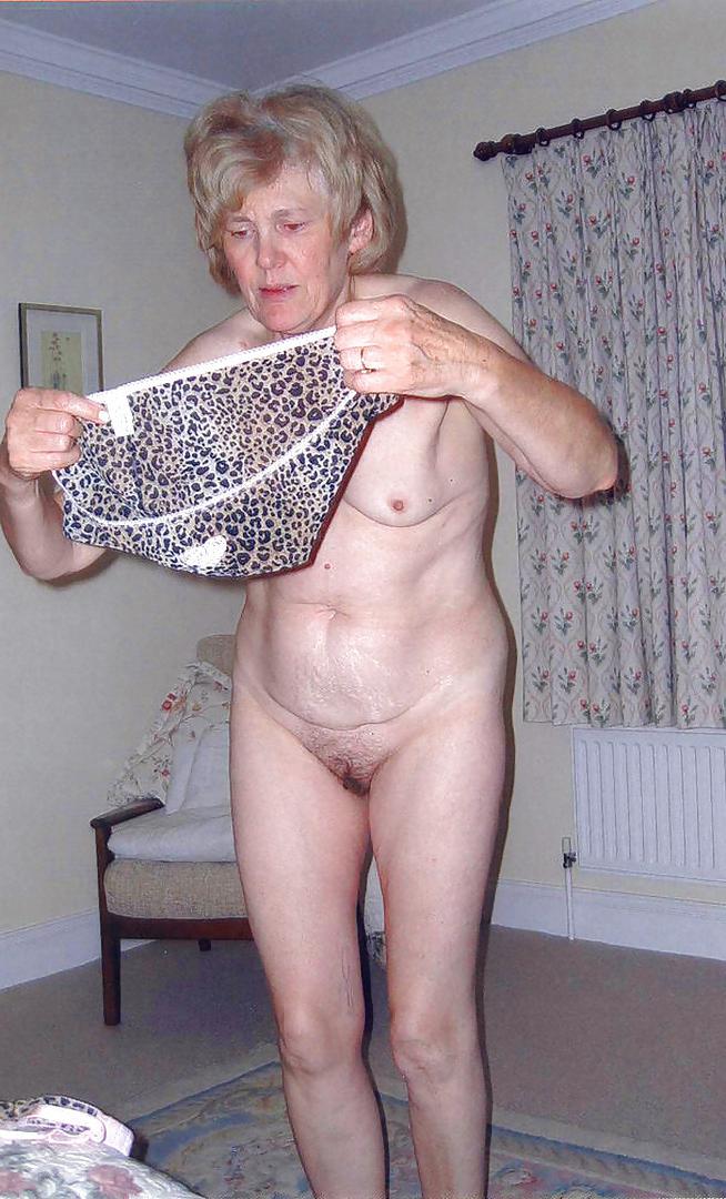 13P very old amateur grannies posing and in action