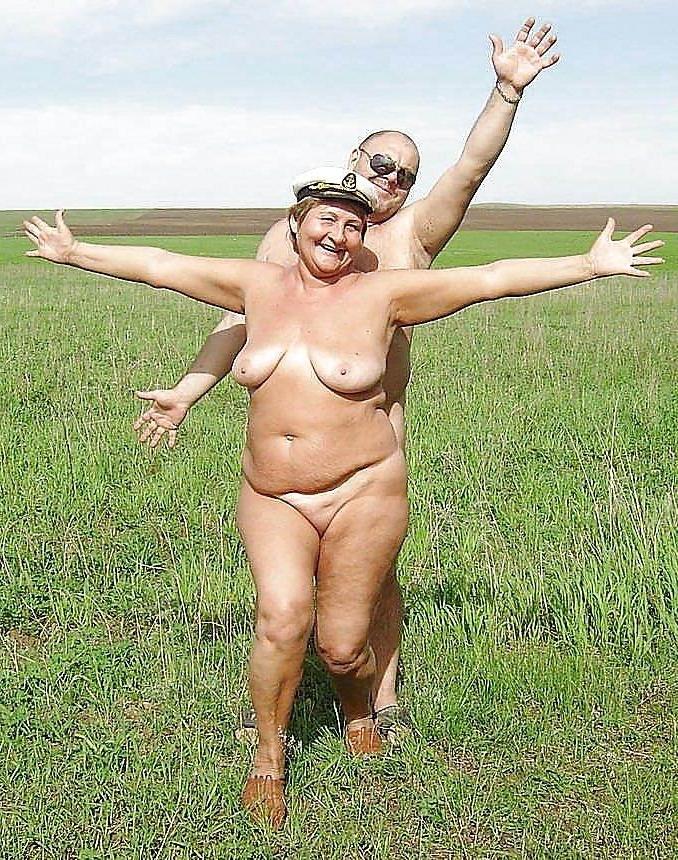 15P very old amateur grannies posing and in action