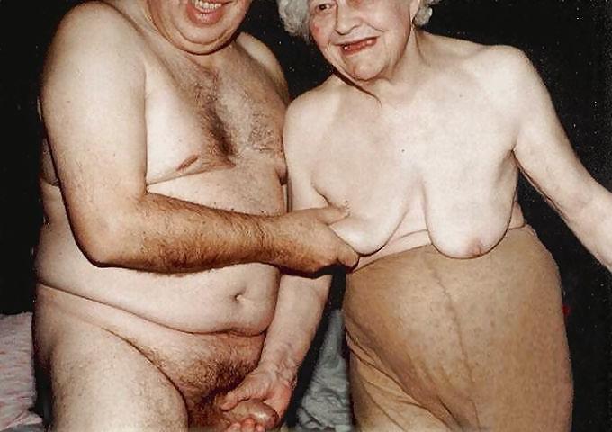 12P very old amateur grannies posing and in action