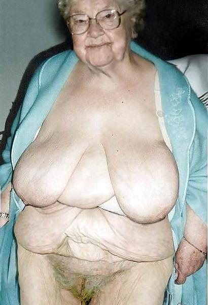 15P very old amateur grannies posing and in action