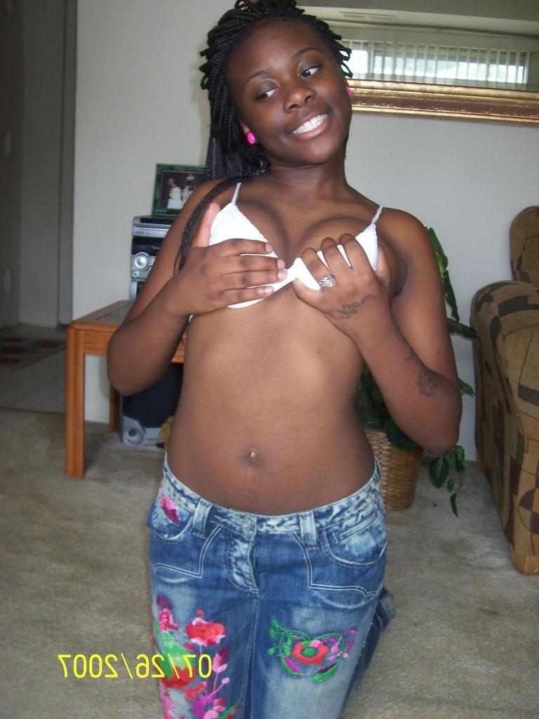 16P Cute black girlfriends posing and sucking