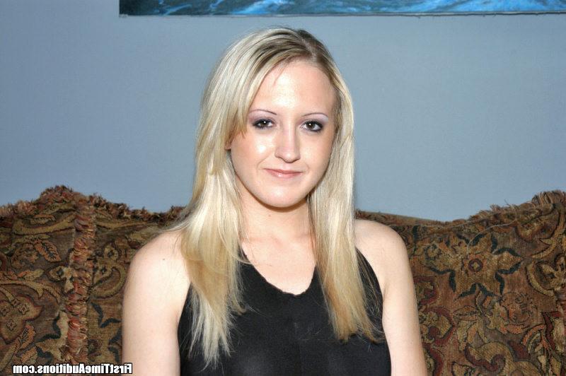 12P 12 pics and 1 movie of Piper from First Time Auditions