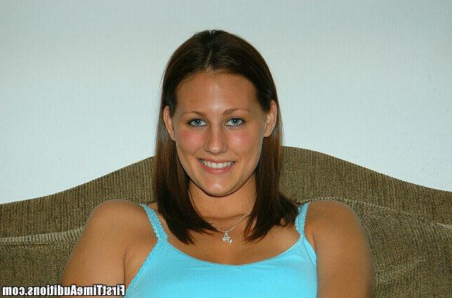 12P 12 pics and 1 movie of Renee from First Time Auditions