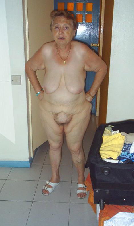 11P very old grannies showing off their goodies
